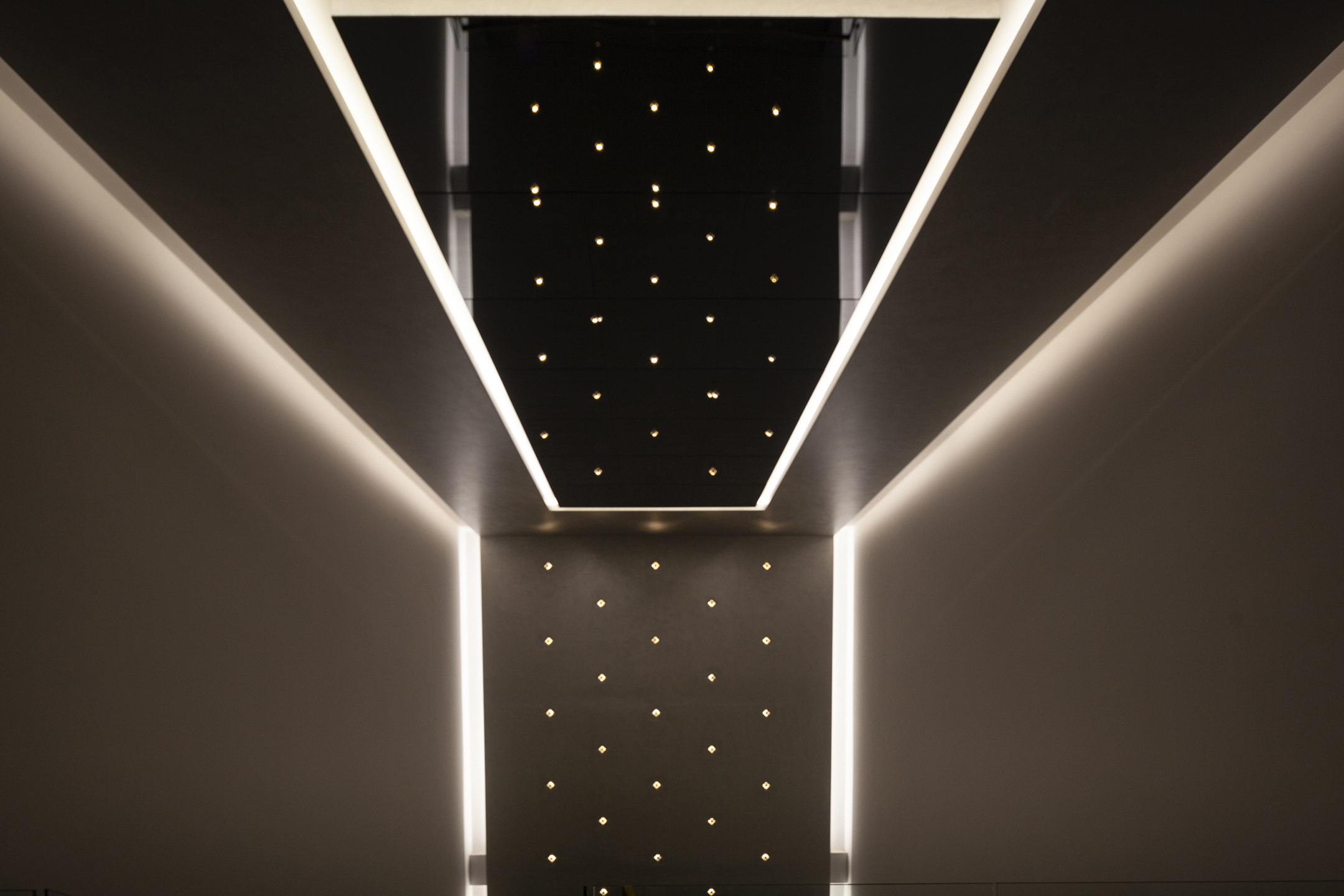 Interior 6